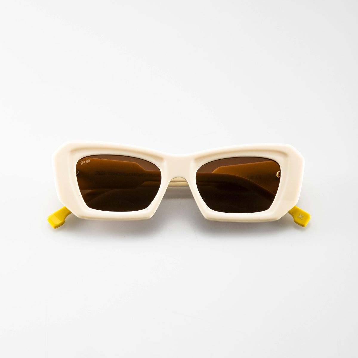 JPLUS Eyewear Une Negozio
