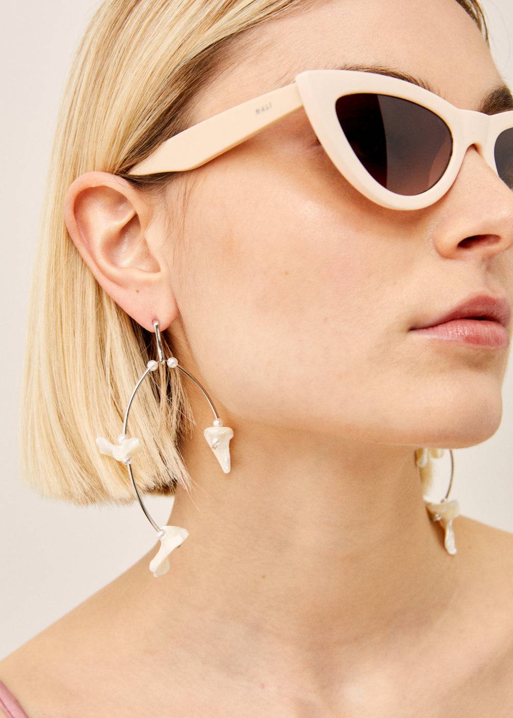 Nalí LORI CAT-EYE SUNGLASSES IN BEIGE Economico