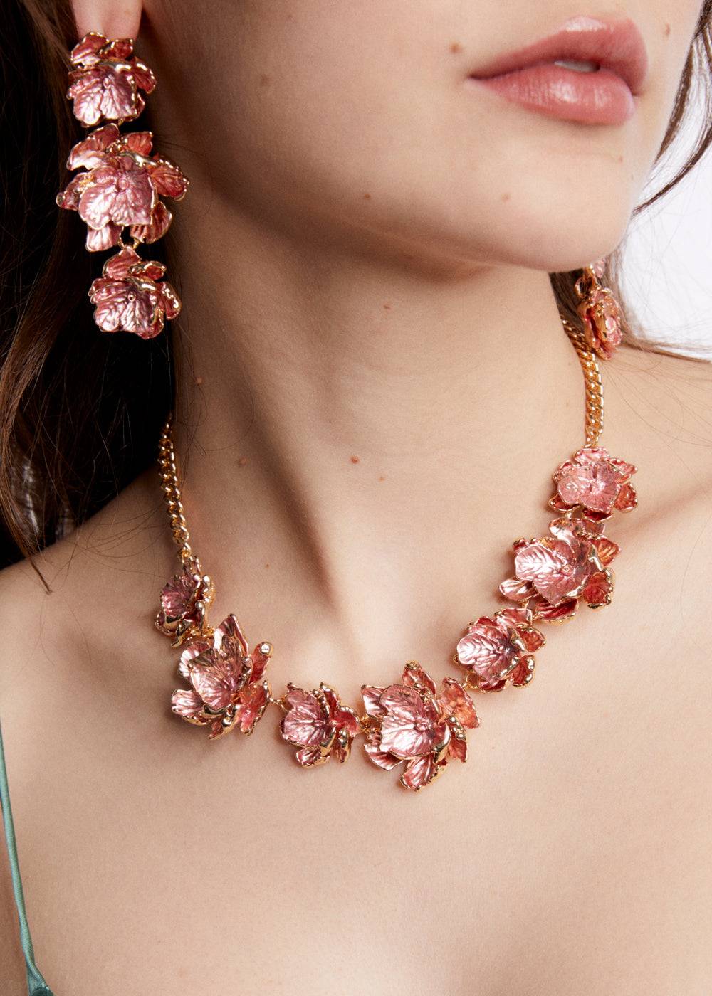 Nalí NECKLACE W/ ENAMEL SALMON FLOWERS/GOLD Qualità