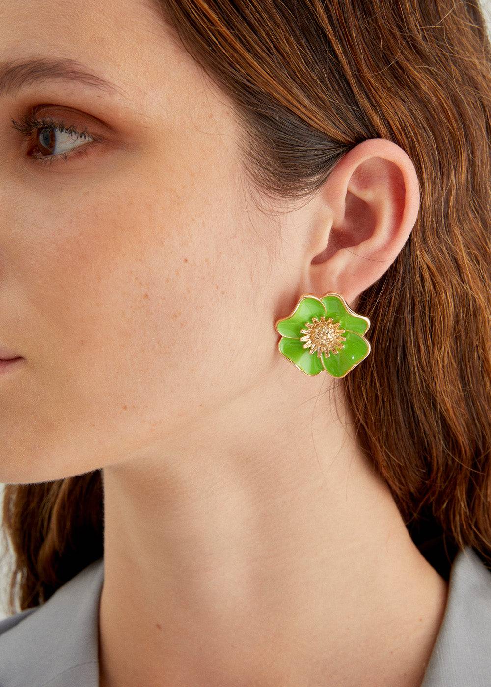 Nalí FLOWER LOBE ENAMEL EARRINGS + COLORS Sconto