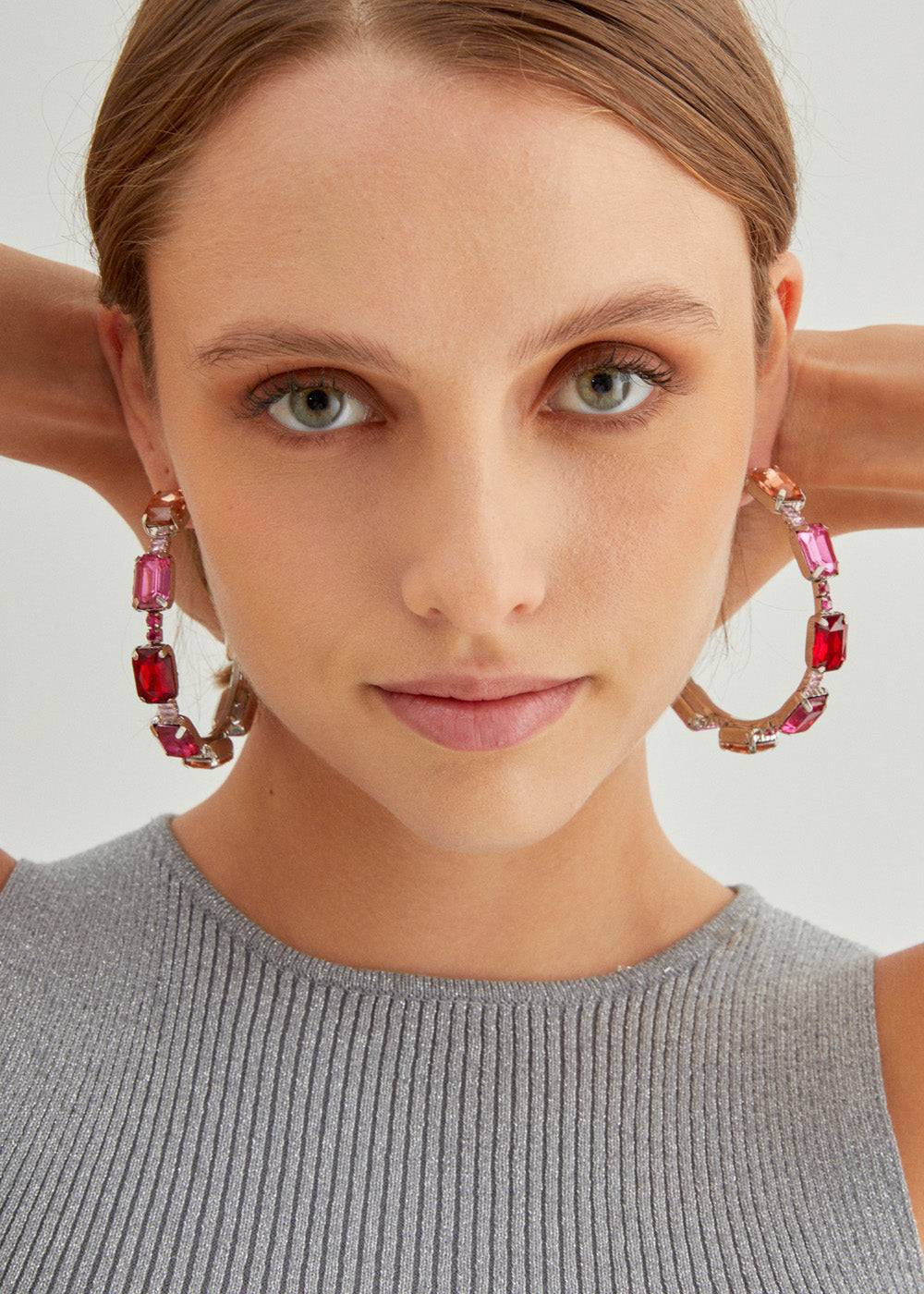 Nalí OPEN HOOP EARRINGS W/ FUCHSIA STONES Economico