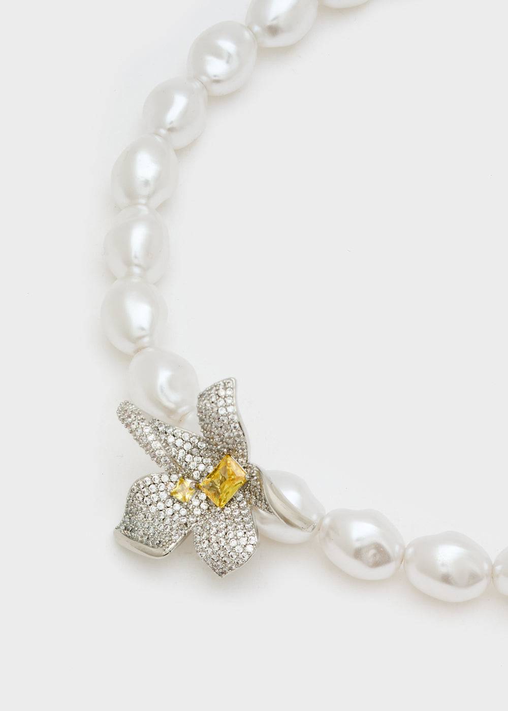 Nalí NECKLACE W/ PEARLS AND FLOWER PENDANT Offerta San Valentino