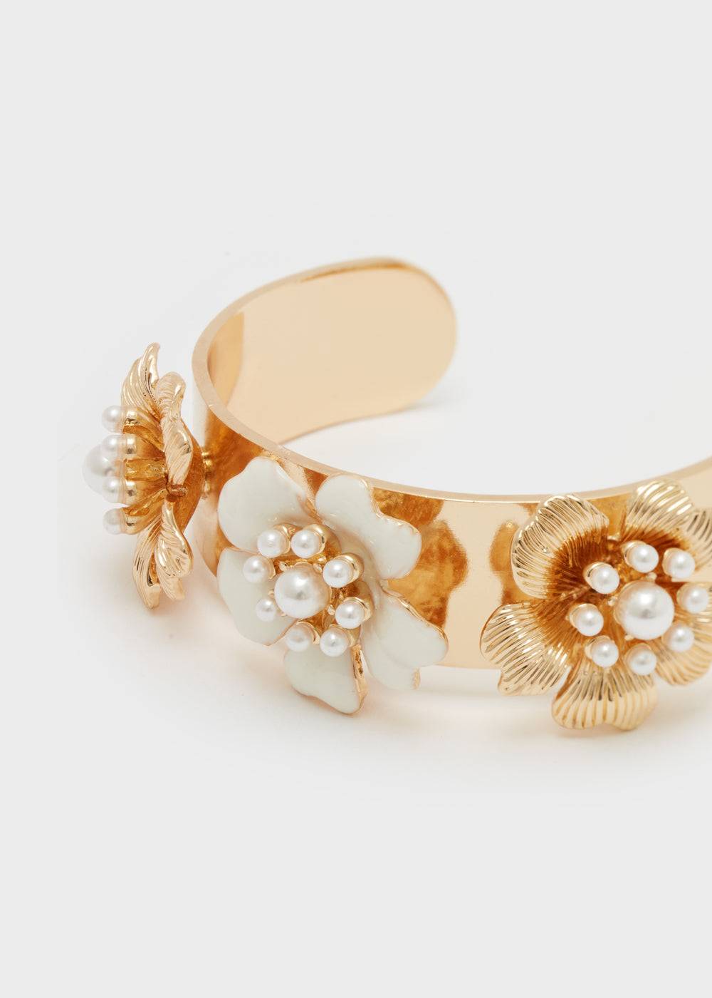 Nalí ENAMEL FLOWER BANGLE BRACELET W/ PEARLS Offerte speciali