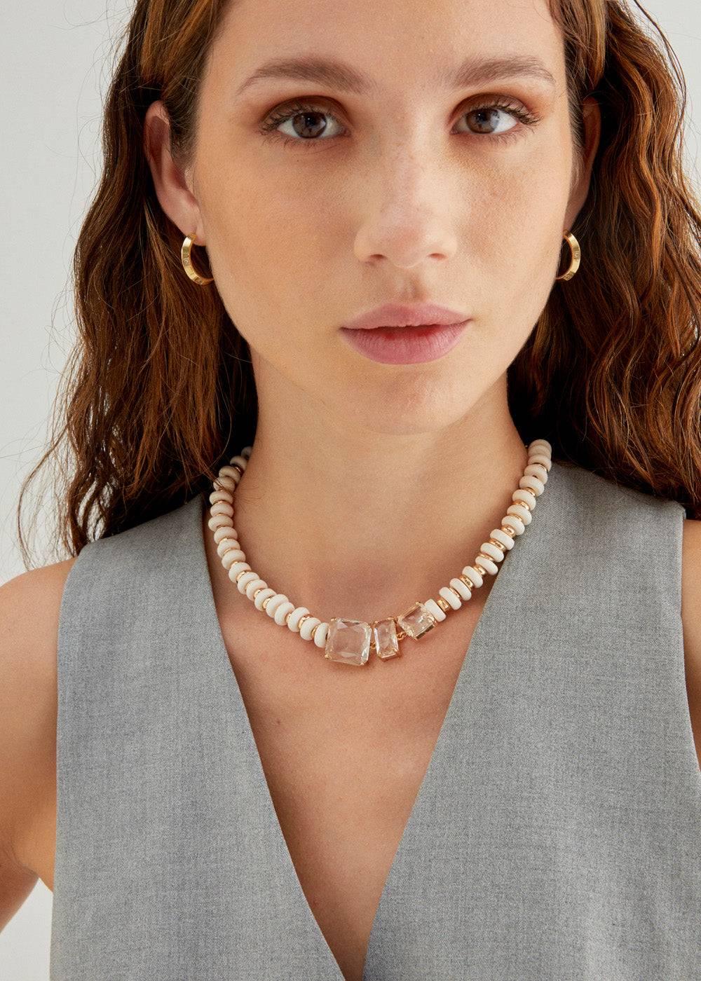 Nalí NECKLACE W/ STONES + OFF-WHITE WOOD BEADS Enormi sconti