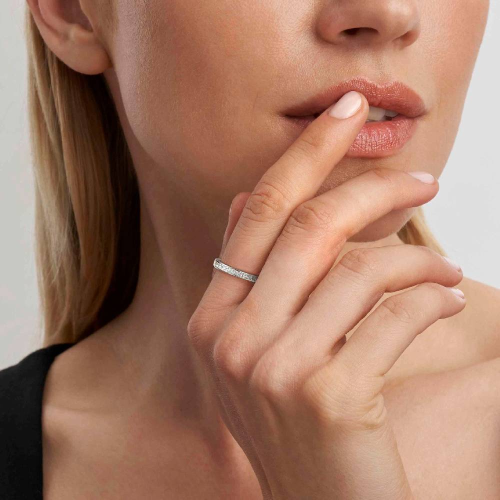Nomination Anello Carismatica in Argento e Pietre bianche Online