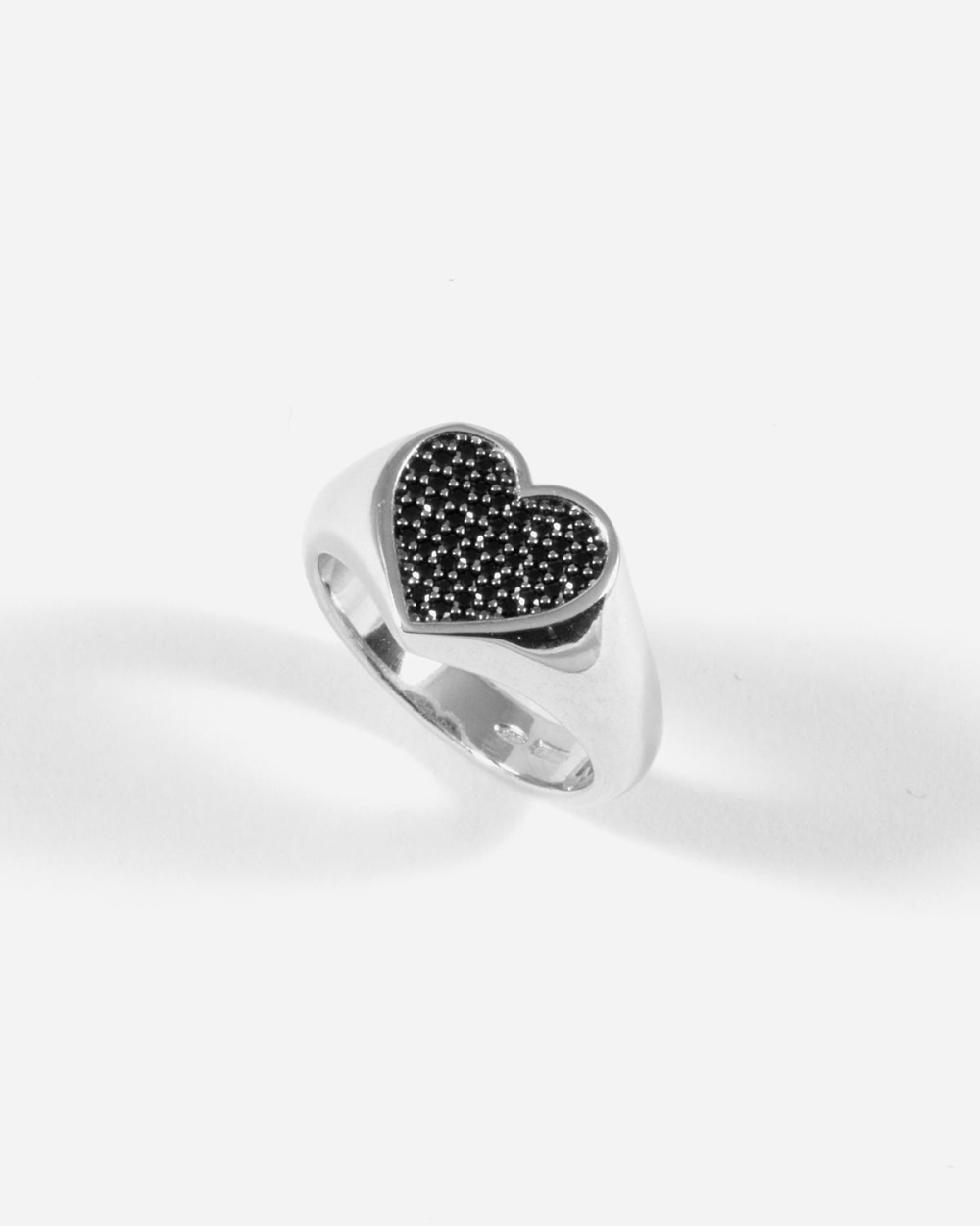 Nove25 ANELLO CHEVALIER CUORE CON BRILLANTE NERO Saldi