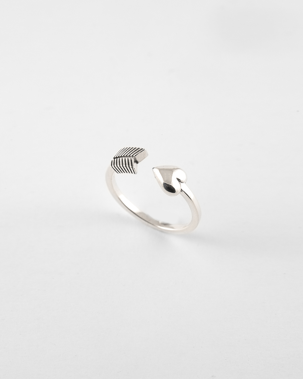 Nove25 FEDINA FRECCIA CUPIDO IN ARGENTO Nuova