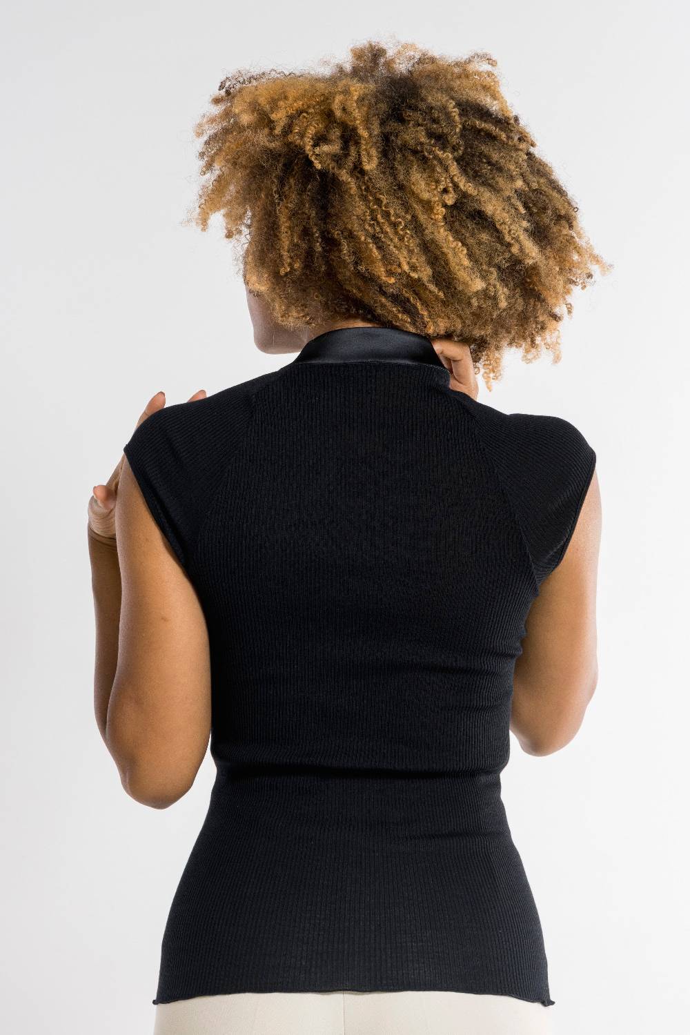 Oscalito Top Donna70% Lana , 30% Seta 6904 Acquista Ora