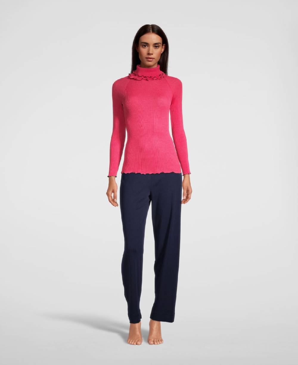 Oscalito Top lupetto in lana e seta con cuciture overlock a contrasto Circus 6695 Acquista Ora