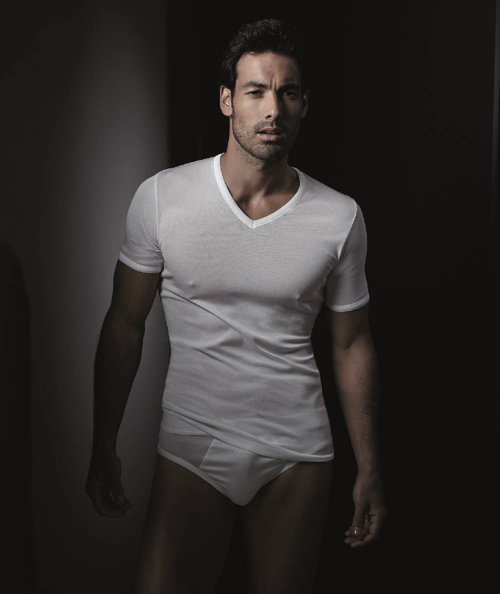 Oscalito T-shirt in cotone con scollo a V 742 Offerte