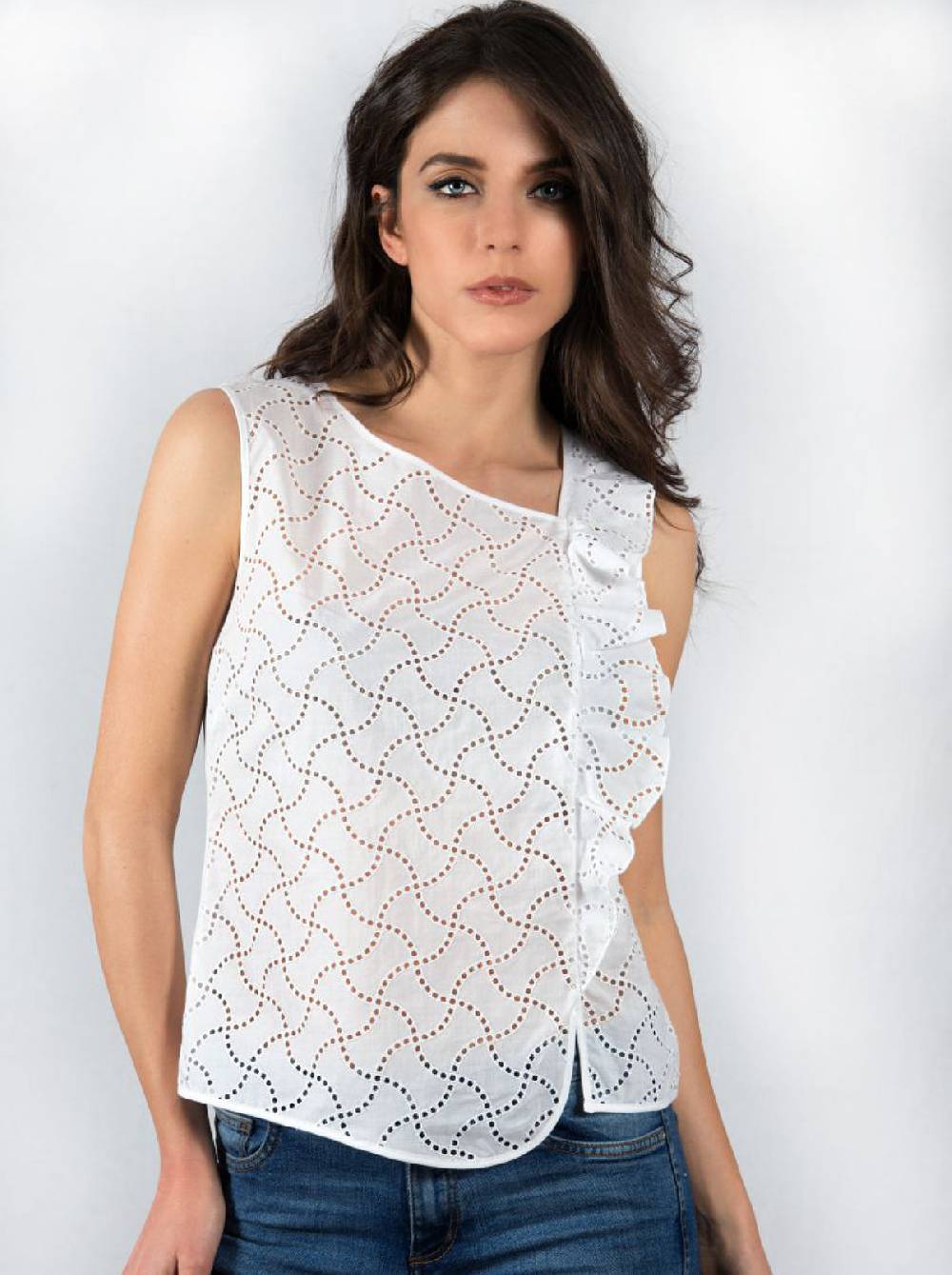 Oscalito Top Smanicato in Pizzo Sangallo Geometrico 4550 Offerta