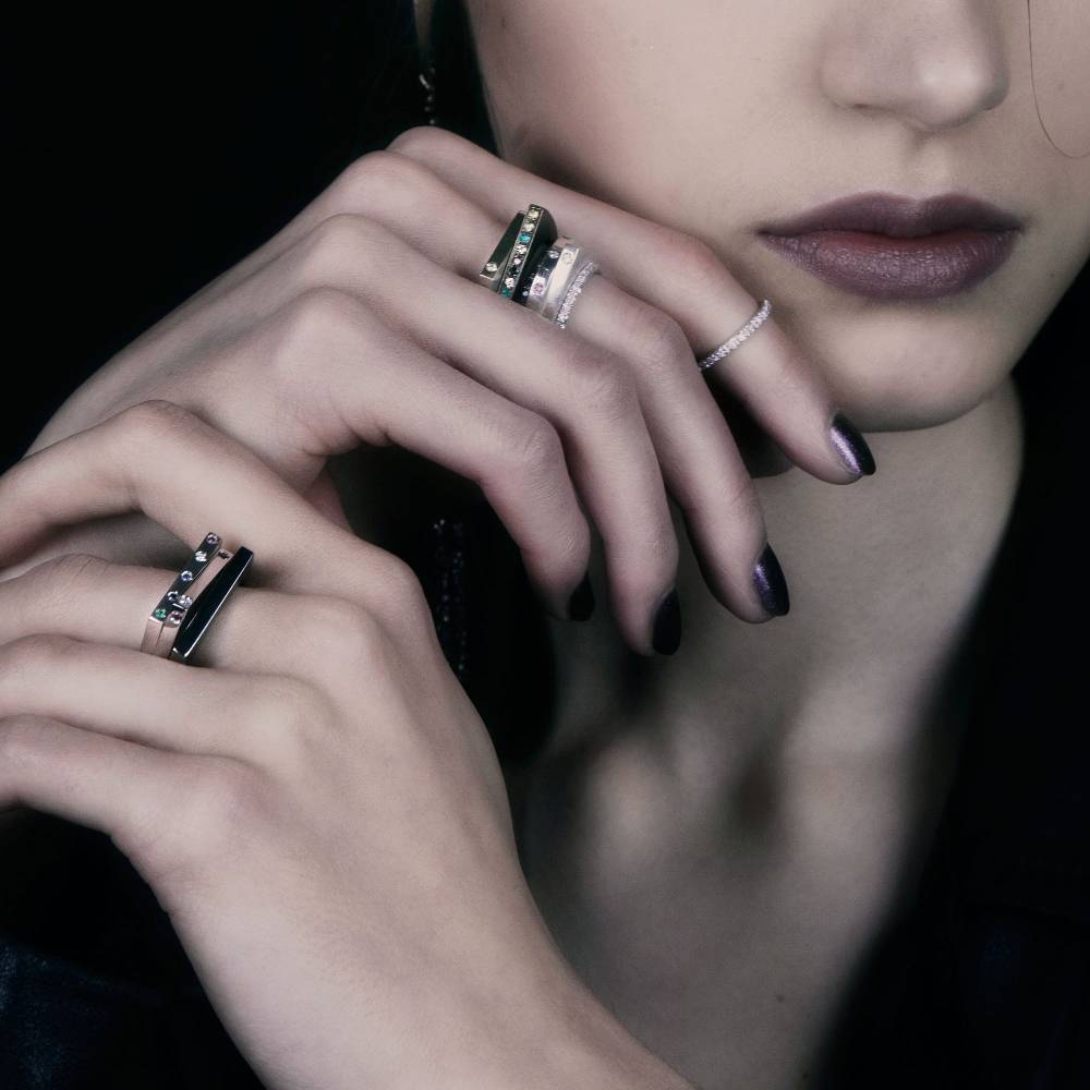 Paola Grande Gioielli CONGIUNZIONI Anello 'Congiunzioni' quadrato in argento rodiato Saldi
