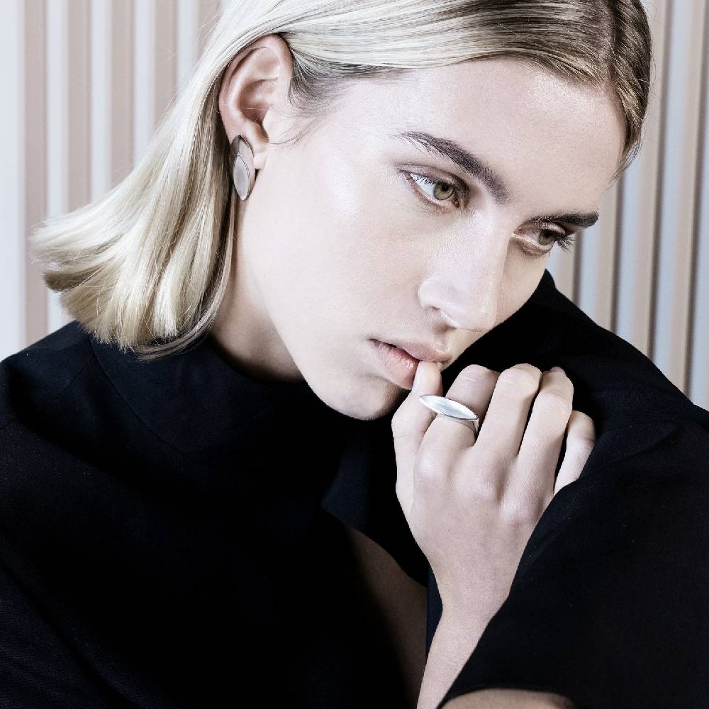 Paola Grande Gioielli AURUM Anello Navetta con madreperla Pezzi Unici