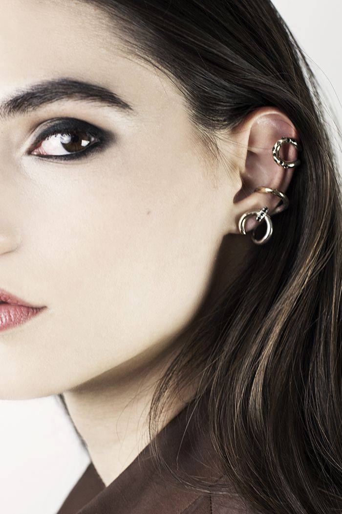 Paola Grande Gioielli NEON Riccioli 'Neon' con bullone e pietre nere Fino al 60% di sconto