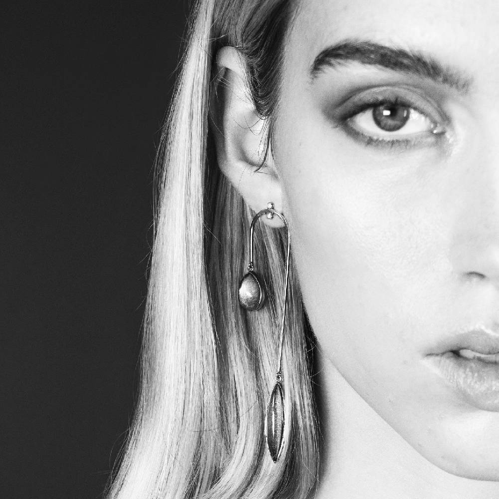 Paola Grande Gioielli AURUM Orecchini Amo curvo lungo Promozione Limitata