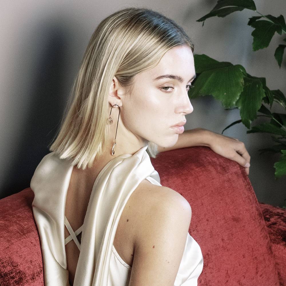 Paola Grande Gioielli AURUM Orecchini amo curvo lungo Negozio
