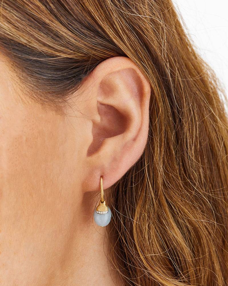 Nanis Orecchini ciliegine "AZURE" pendenti in oro, acquamarina milk e dettag – Nanis Italian Jewels Spedizione Gratuita