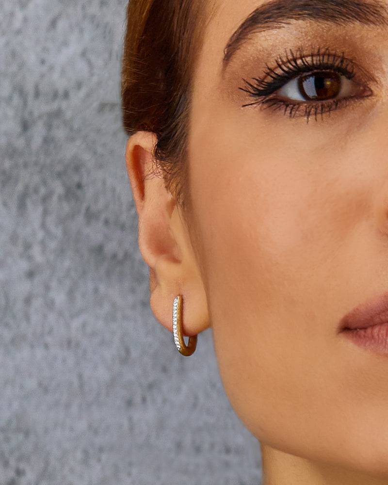 Nanis Orecchini a cerchio "LIBERA" squadrati piccoli in oro e diamanti – Nanis Italian Jewels Vendite stagionali