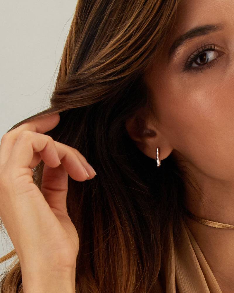 Nanis Orecchini a cerchio "libera" squadrati piccoli in oro rosa e diamanti – Nanis Italian Jewels Lightning offer