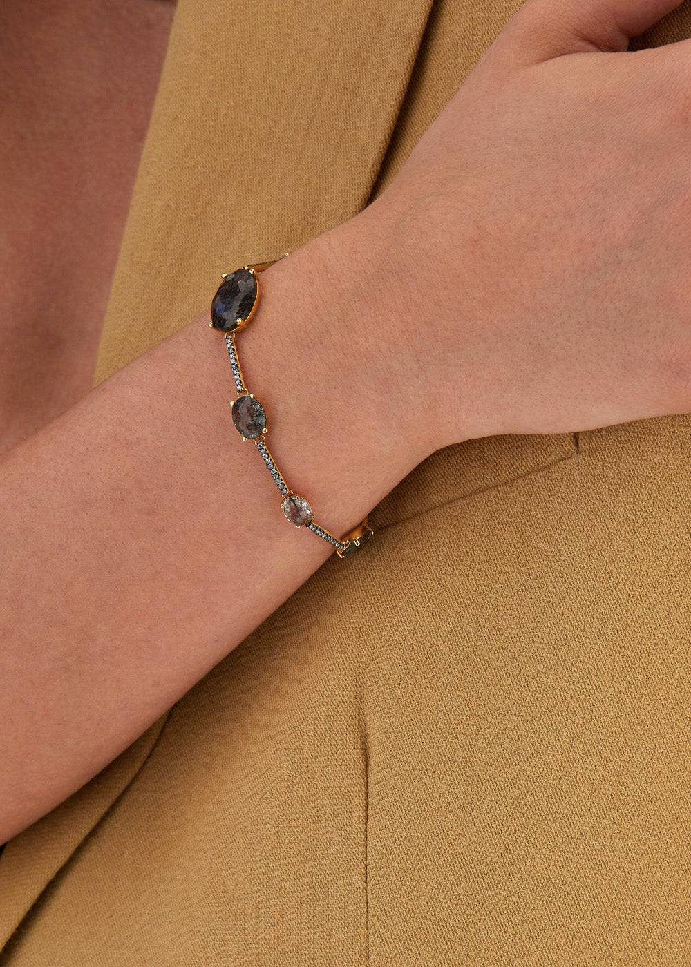 Nanis Bracciale "ARIA" in oro, quarzo rutilato grigio e barrette di diamanti – Nanis Italian Jewels Rilascio limitato