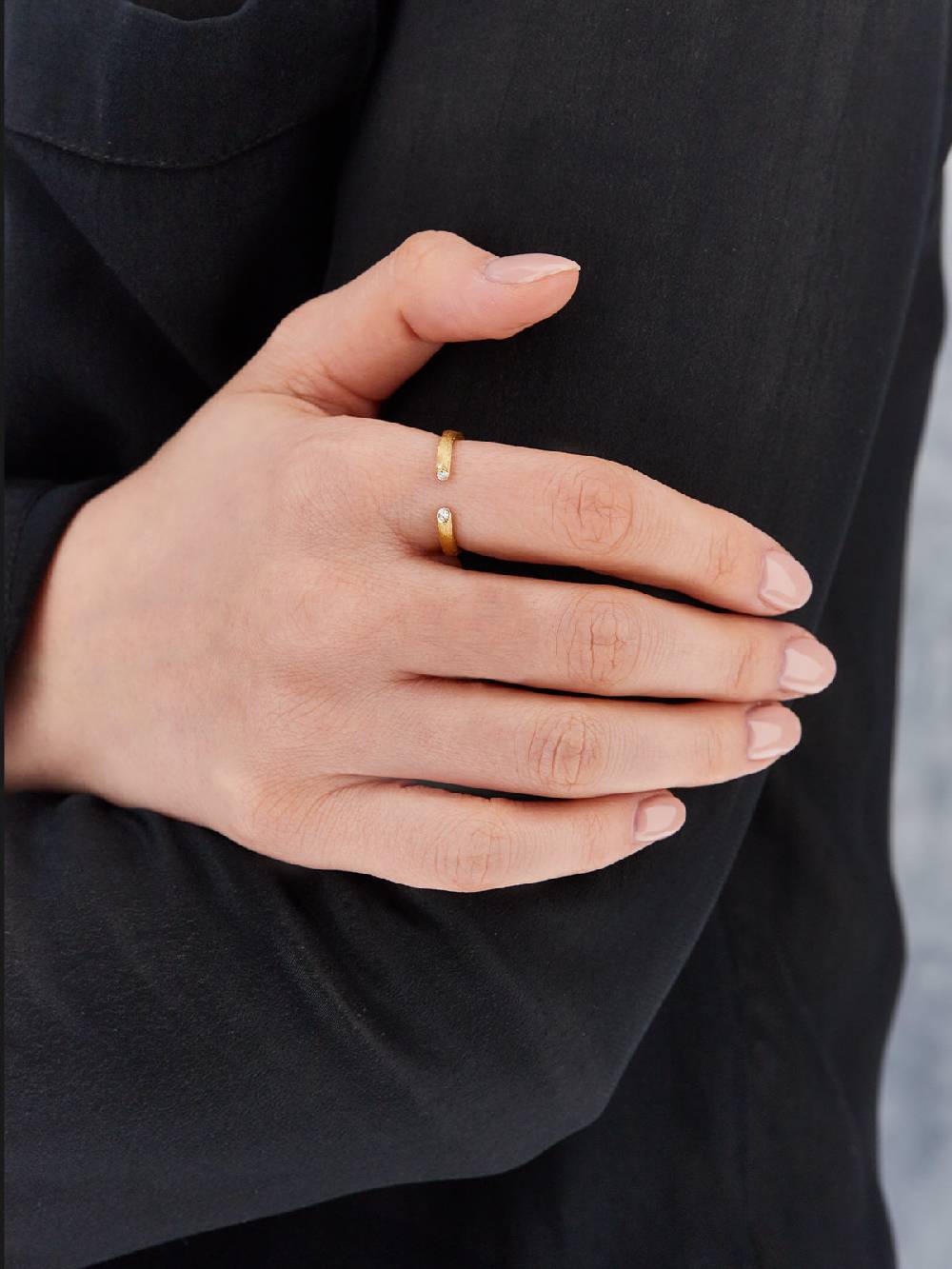 Nanis Anello "LIBERA" in oro con accenti di diamante – Nanis Italian Jewels Officina