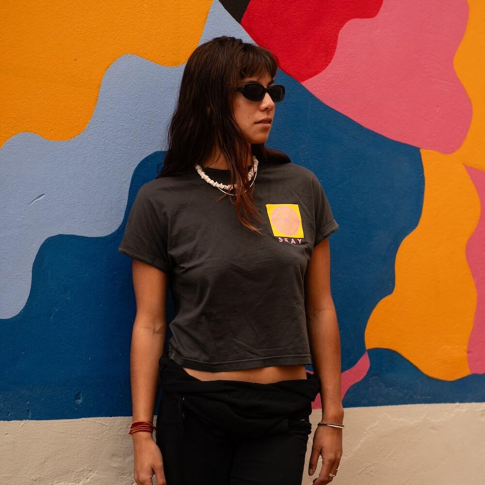 Seay / Crop T-Shirt Nera Symbols Qualità