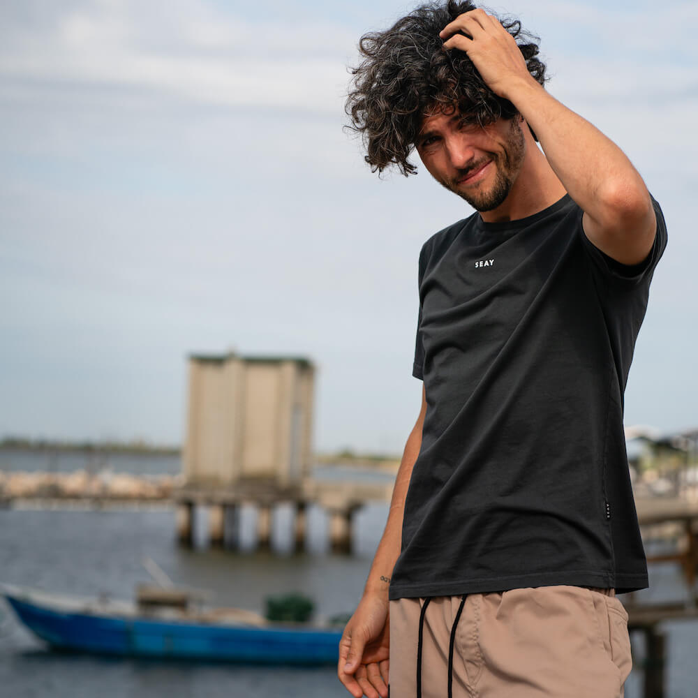 Seay / T-Shirt Nera Ikaika Sconto