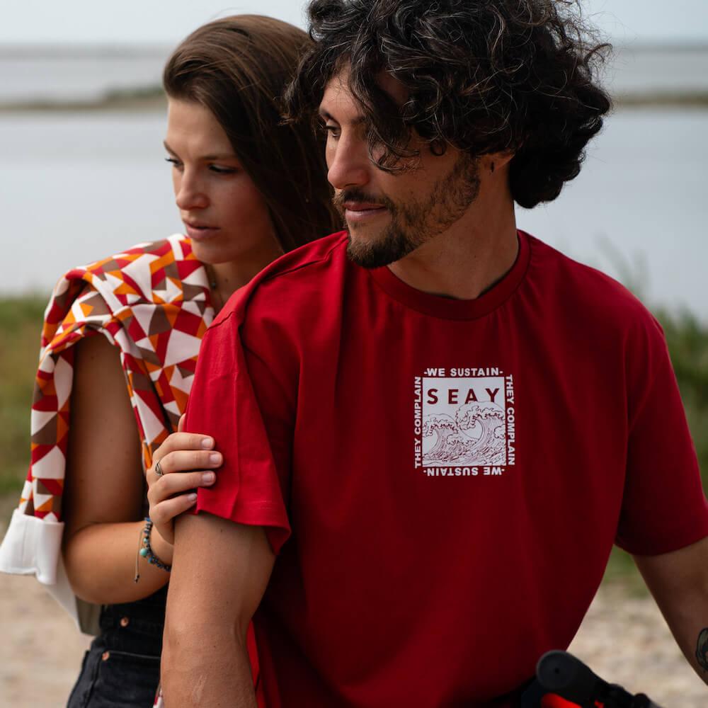 Seay / T-Shirt Rossa Ikaika Offerta