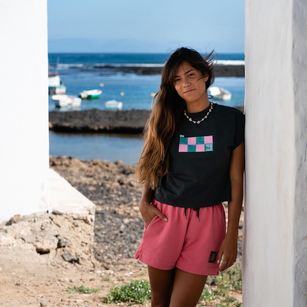 Seay / Crop T-Shirt Nera Kanoa Nuova