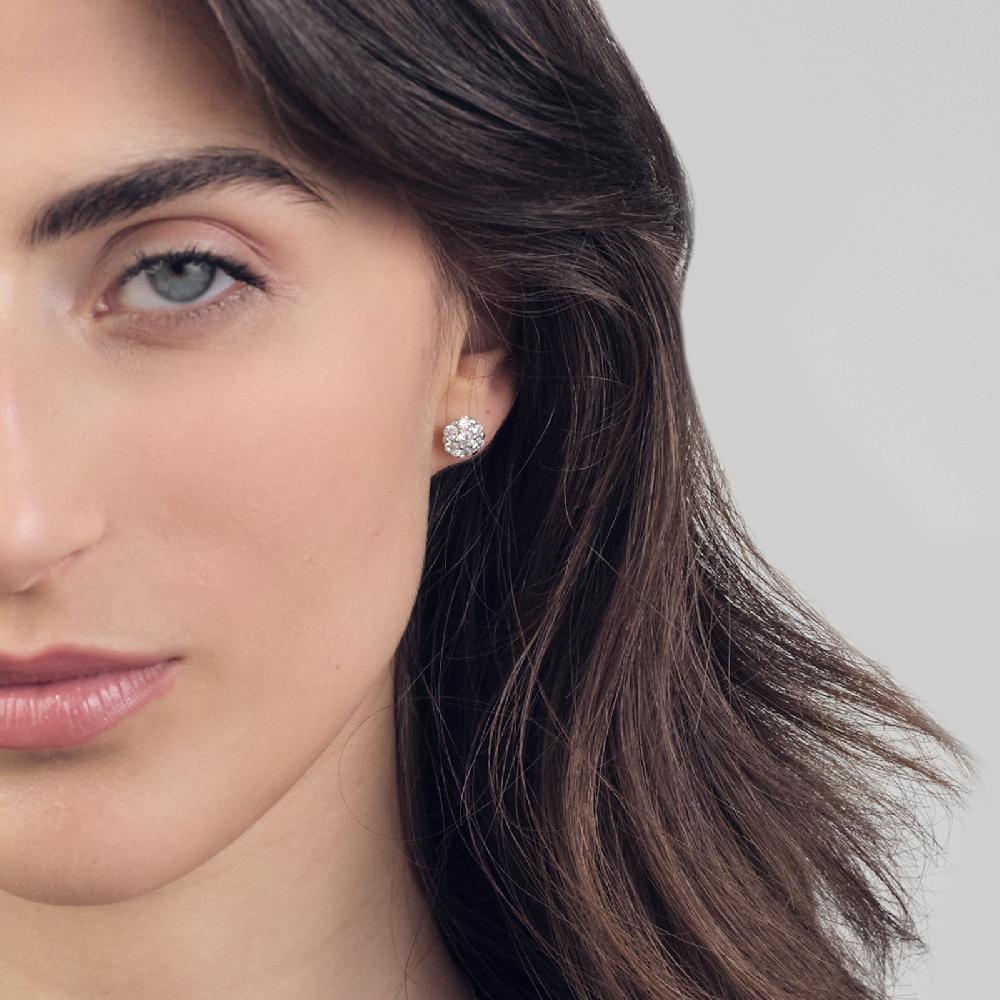 Unoaerre Orecchini in argento con fiori pavé | UNOAERRE Gioielli Economico