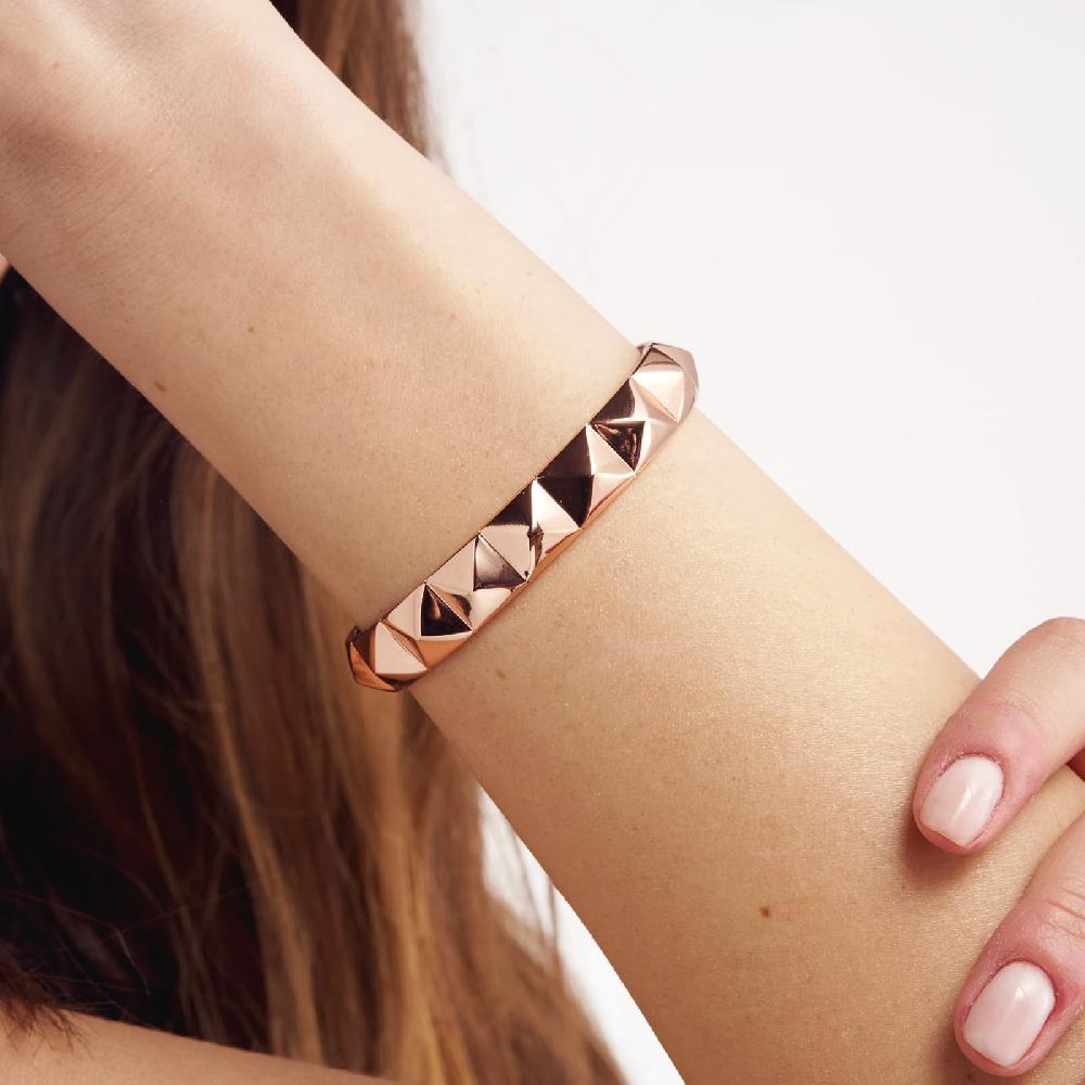 Unoaerre Bracciale rigido in bronzo dorato rosa piramidi | UNOAERRE Gioielli Fornitura limitata